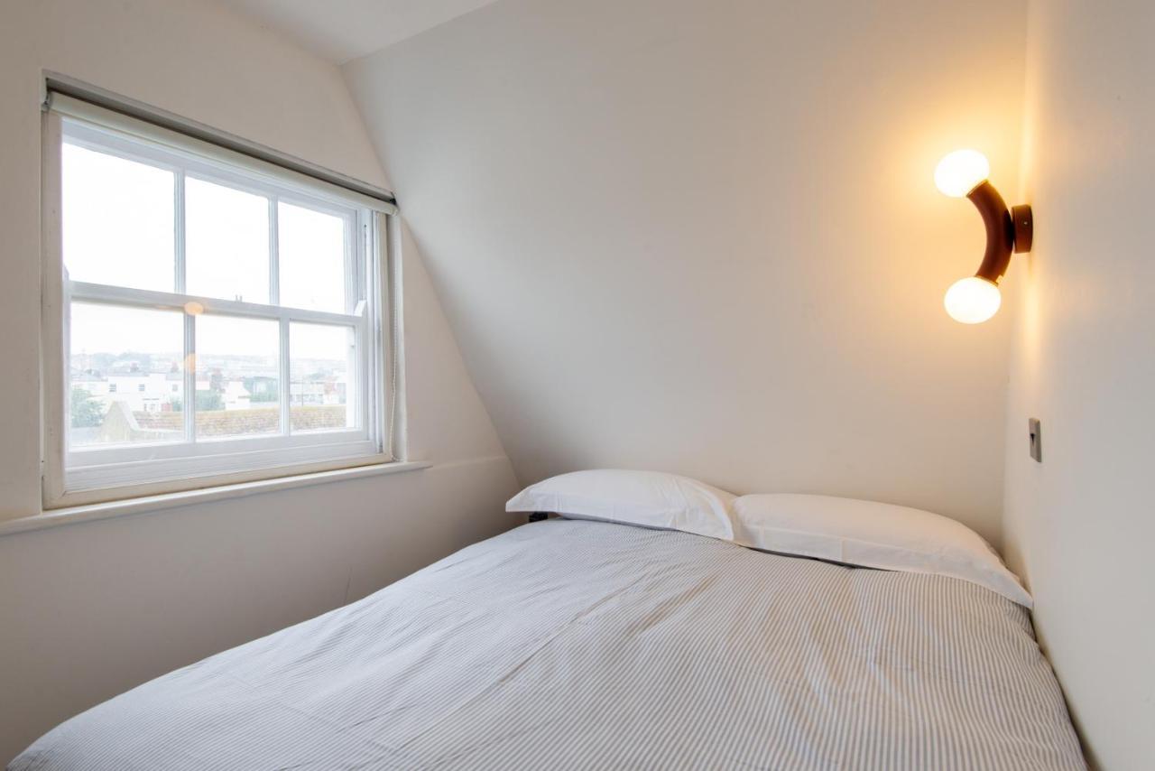 ברייטון Central One-Bedroom, 99 Steps To The Sea מראה חיצוני תמונה