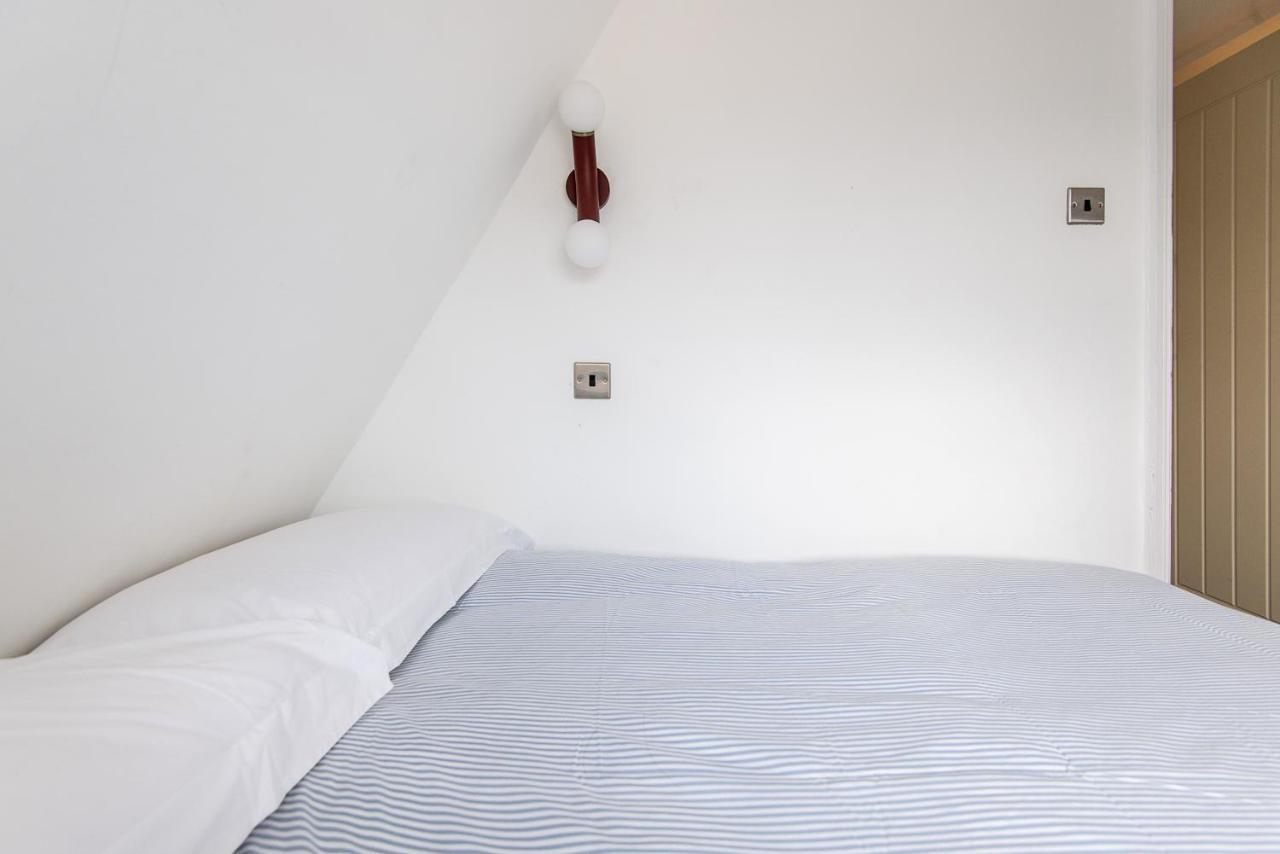ברייטון Central One-Bedroom, 99 Steps To The Sea מראה חיצוני תמונה